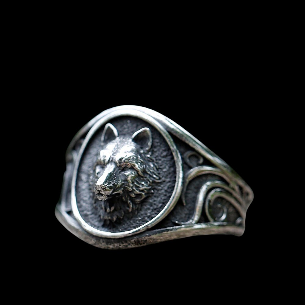 Wolf Ring