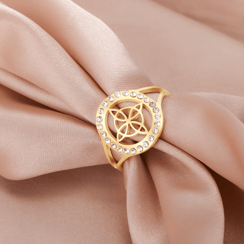 Enchanted Witch's Knot Sacred Circle Ring