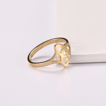Triquetra Ring