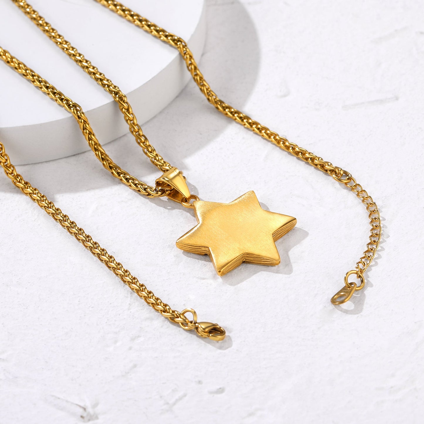 Retro Jewish Star of David Necklace for